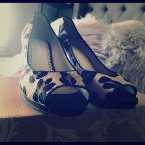 Johnston & Murphy Leopard Fur Pumps Heels size 7